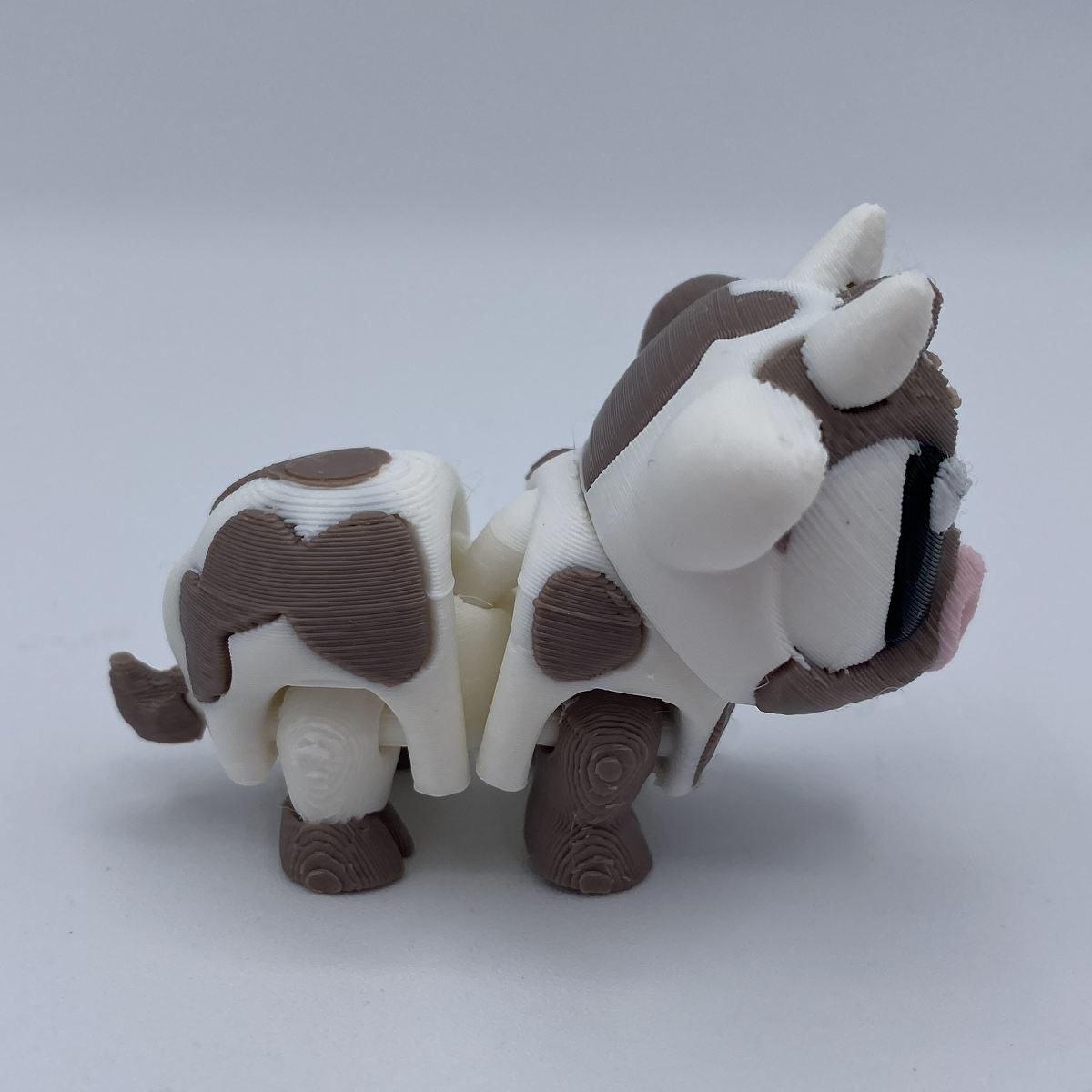 Poseable highland cows with country estate diorama